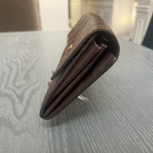 Louis Vuitton Damier Ebene Sarah Wallet - Picture 5 of 14